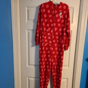Betty Boop  One Piece Fleece Pajamas Front Zip Red Kisses EUC